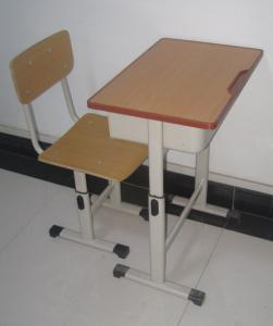 新型课桌椅实物6