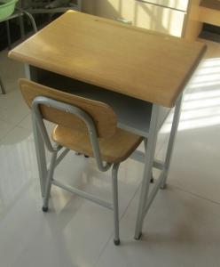 新型课桌椅实物8